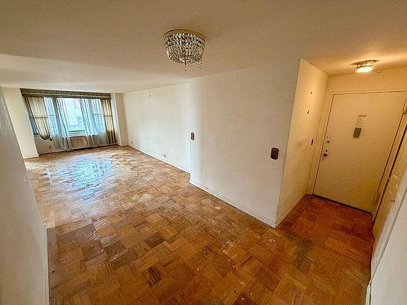 4th image of 7025 Yellowstone Blvd APT 3H