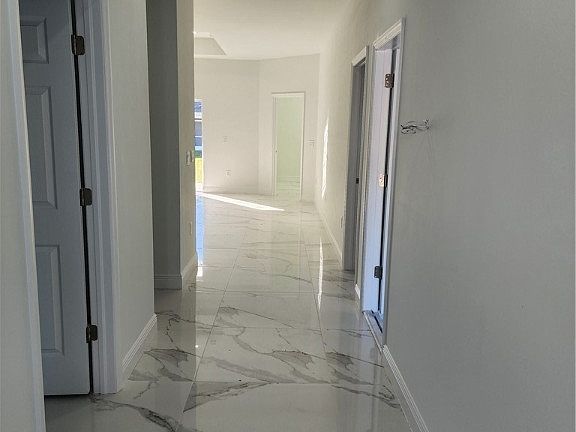3rd image of 425 Piedmont St