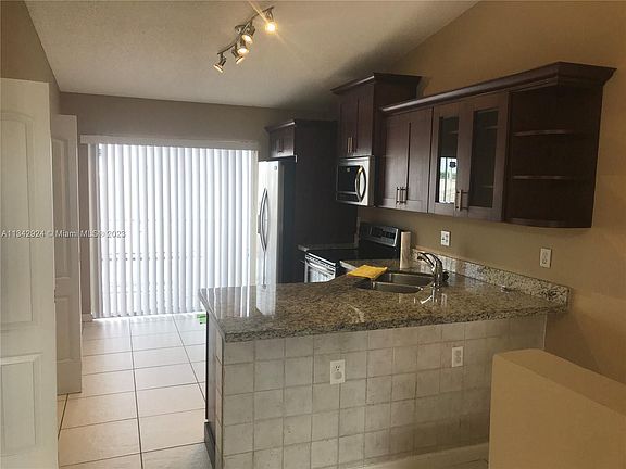 3rd image of 6975 W 36th Ave Unit 201