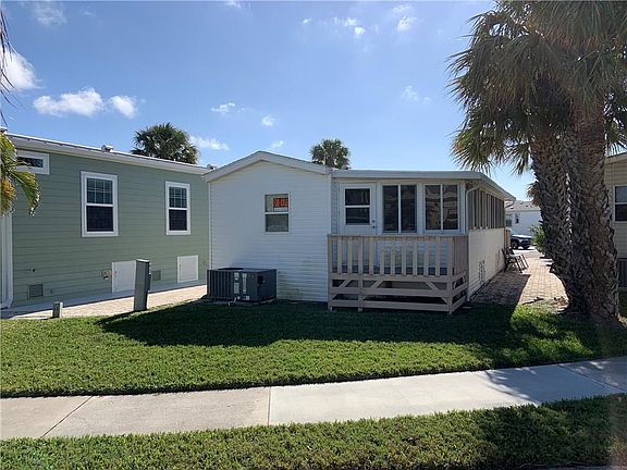 3rd image of 2075 Nettles Blvd