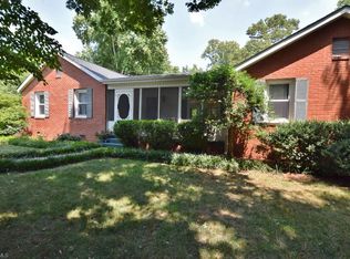 5622 Northlake Dr, Greensboro, NC 27410