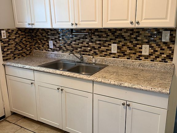 4th image of 303 W 25th St