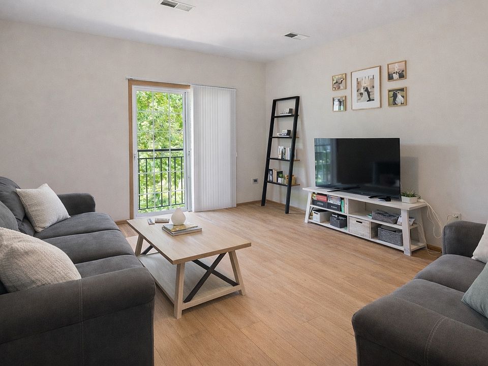 1st image of 901 Kearney St APT 11