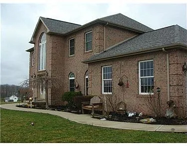 890 Worth Ave photo 1