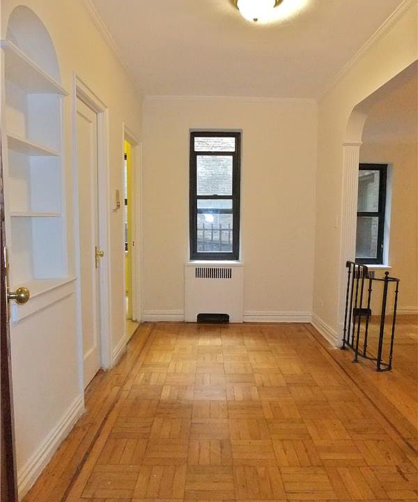 1st image of 95 Park Ter E APT 2A