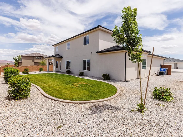 1889 E Honeycomb Dr — Photo 41
