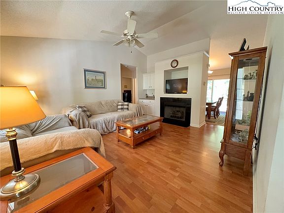 2nd image of 109 Doe Run