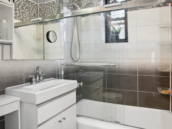 2807 Kings Highway image 5 of 5