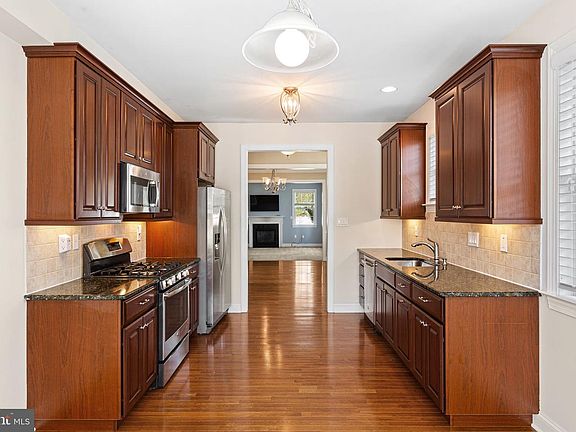 4th image of 587 Township Line Rd #1