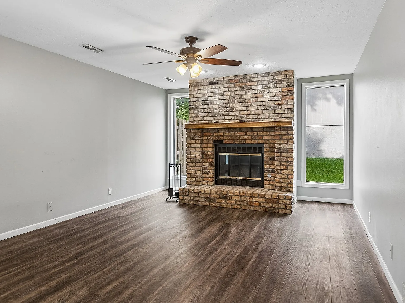 4 bed, 2385 sqft, $2,500 — Photo 3