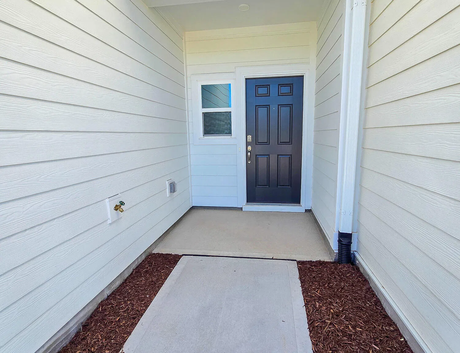 3 bed, 2.5 bath, $1,995 — Photo 2
