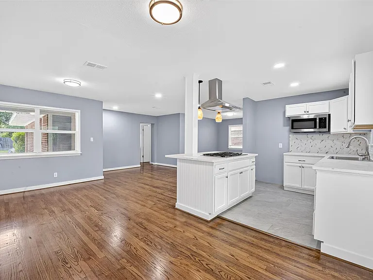 11226 Huggins Dr — Photo 9