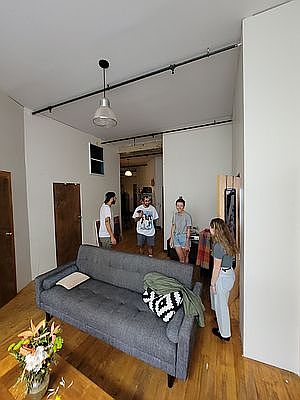 5th image of 467 Troutman St #109