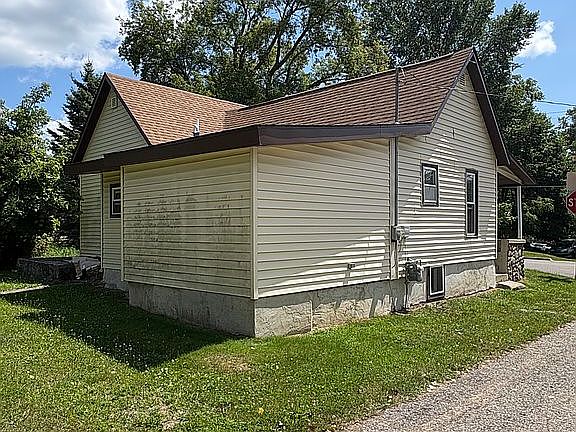 3rd image of 129 Hall St