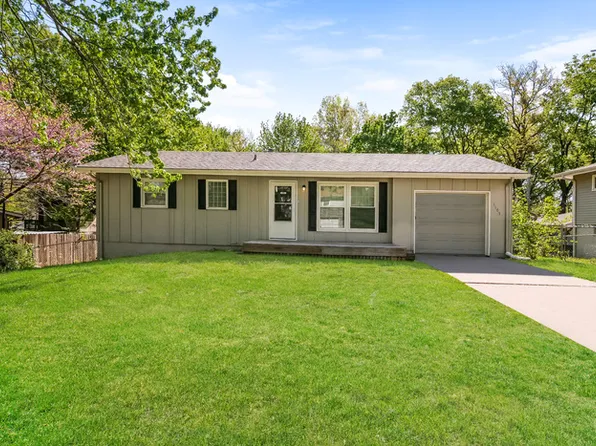 1105 S Prairie St, Liberty, MO 64068