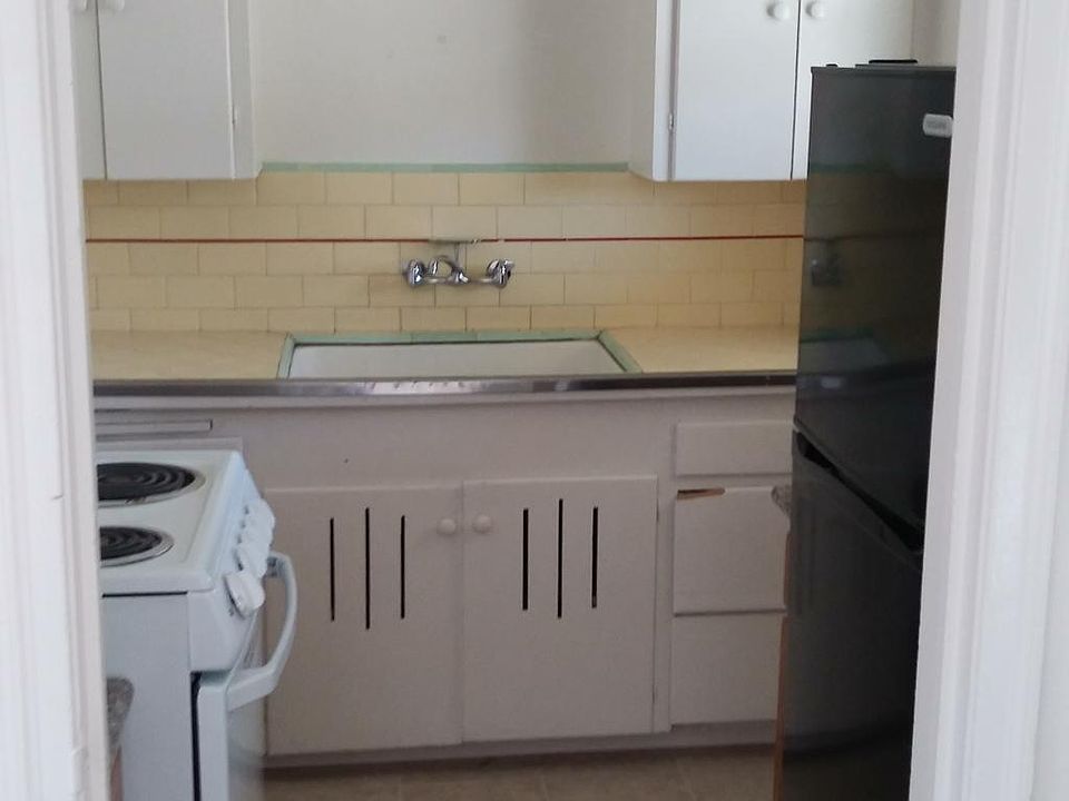 2nd image of 1700 Wendy Ln Unit 11