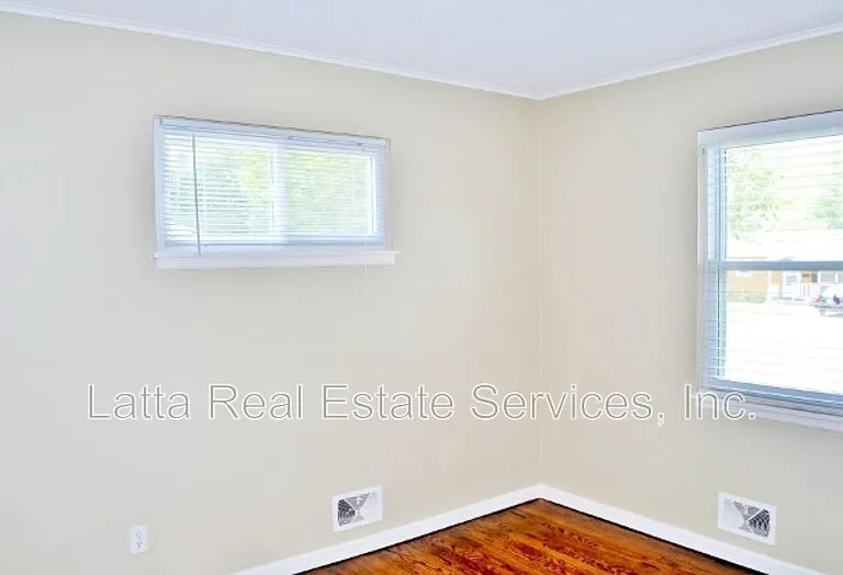 7315 Appleton Ave — Photo 9