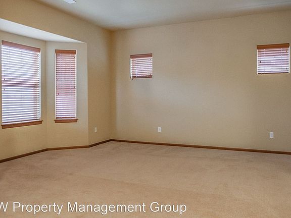 3rd image of 5702 116th St NE