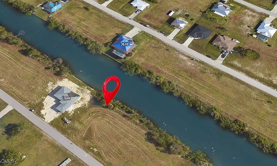 1st image of 2605 NE 5th Pl