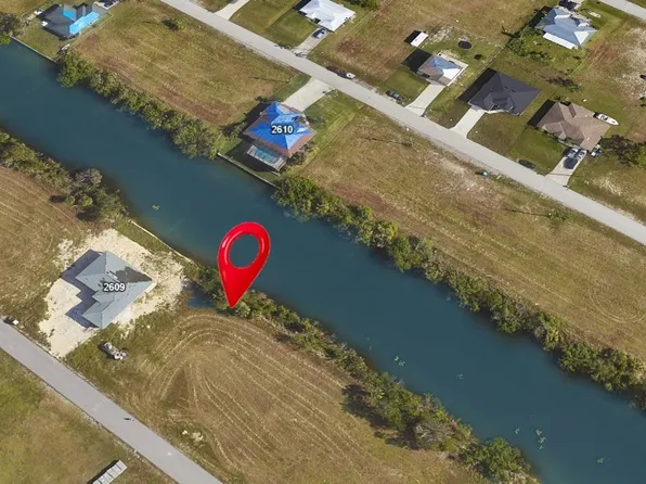 2605 NE 5th Pl, Cape Coral, FL 33909