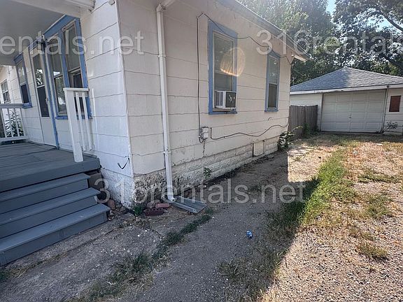 2nd image of 611 N Custer St