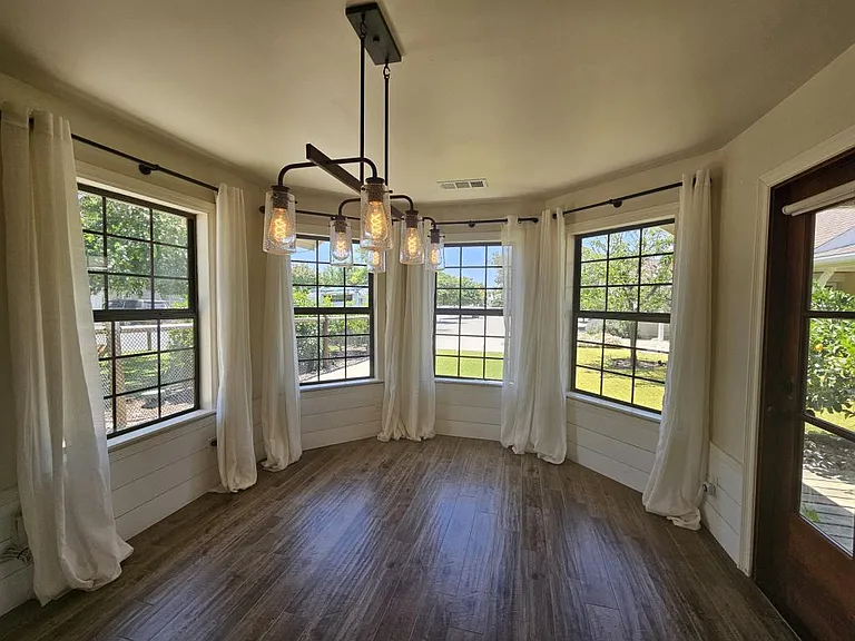 22530 Rolling Meadows Dr — Photo 37
