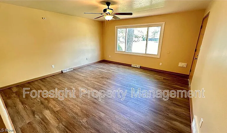 1434 E 222nd St — Photo 5