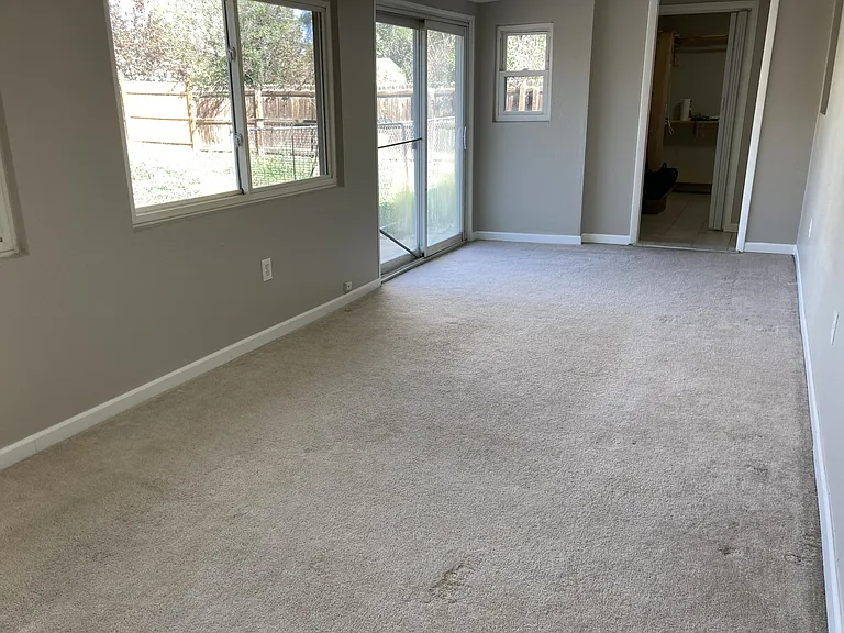 1143 Worchester St — Photo 15