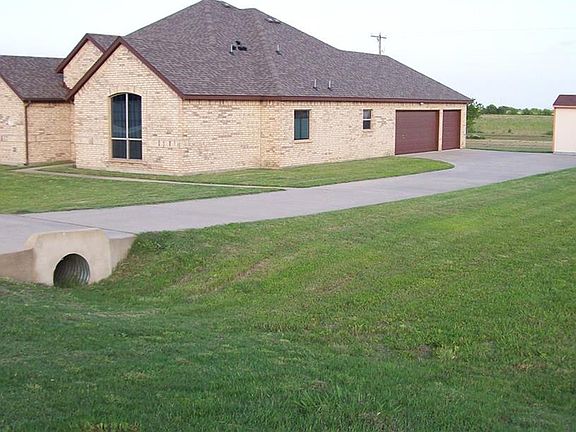 3rd image of 150 Davenport Ln