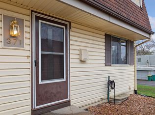 371 Pond Ct S, Saint Paul, MN 55119