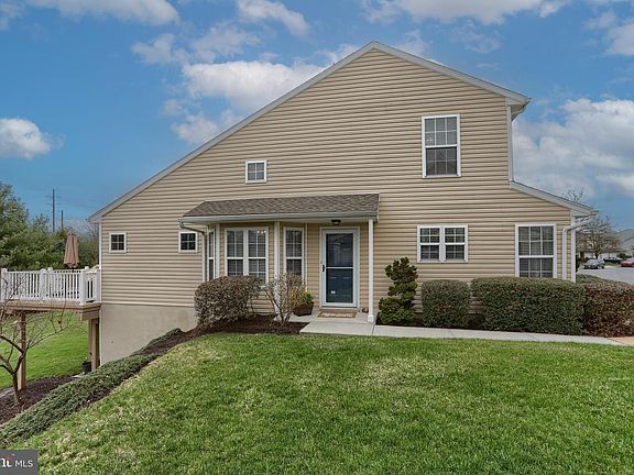 3rd image of 6456 Terrace Ct