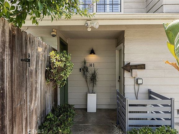 2nd image of 355 Avocado St Unit H1
