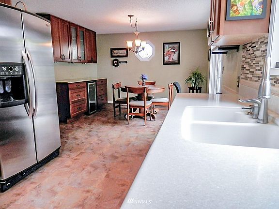 5th image of 5515 17th Ave NE