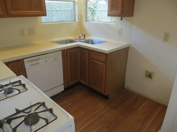 5th image of 106 Coffee Ln