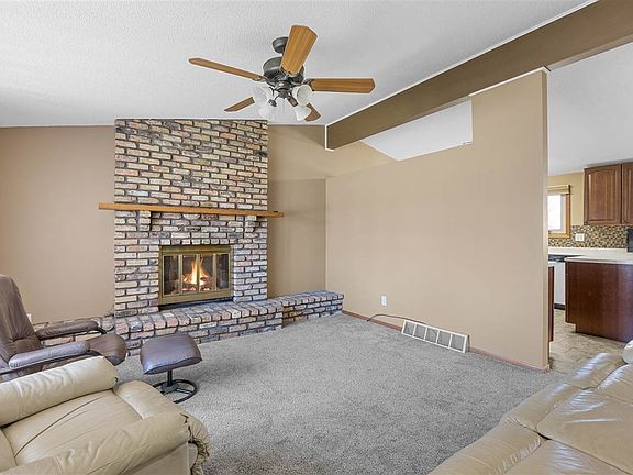 3rd image of 617 Kingston Dr