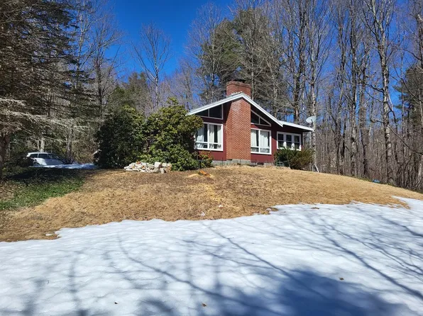 201 Lancelot Ln, Becket, MA 01223