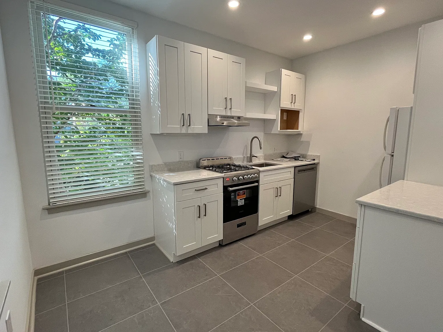 2 bed, 1300 sqft, $2,500 — Photo 3