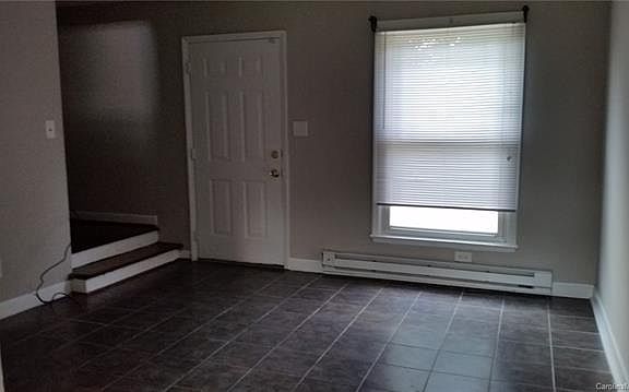 4th image of 1111 Belmont Ave APT 3