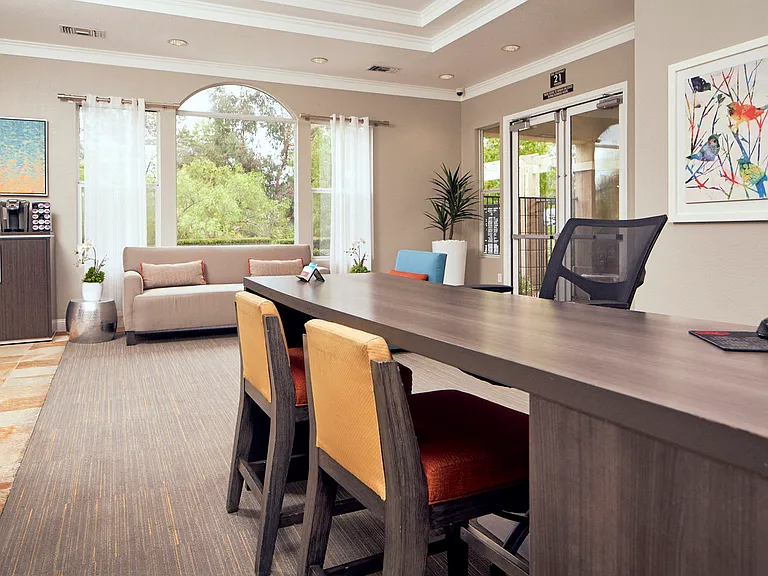 Alta Vista Apartments — Photo 8