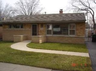 8229 N Oconto Ave, Niles, IL 60714