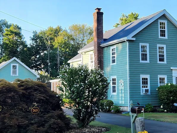 369 Village St, Medway, MA 02053