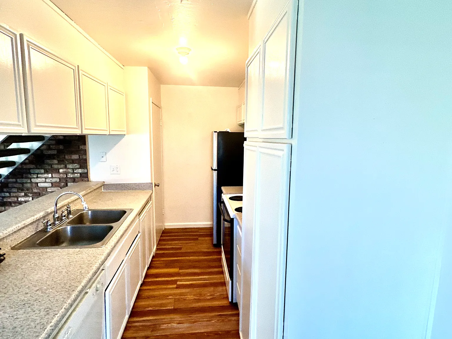 2 bed, 903 sqft, $1,875 — Photo 2