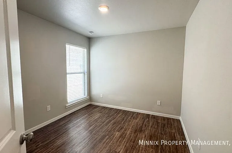 2112 N Avenue L #A — Photo 14