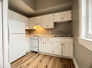 469 Emmett St, Dubuque, IA 52001