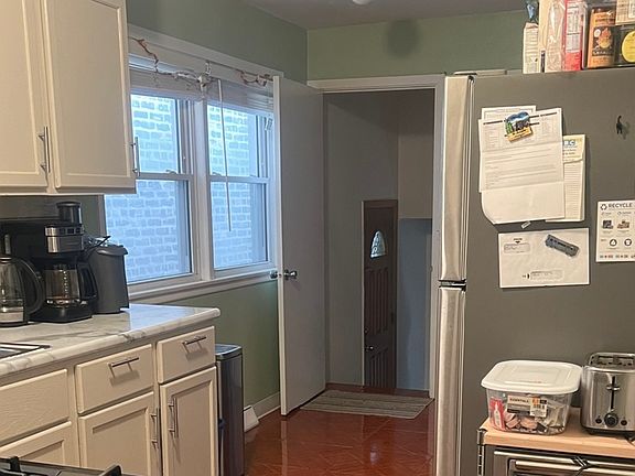 4th image of 1504 N Kolin Ave