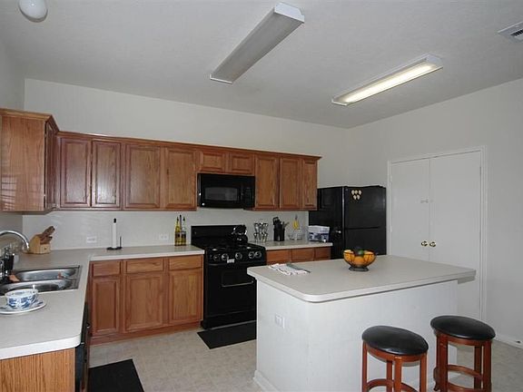 5th image of 906 Yorkshire Hollow Ln