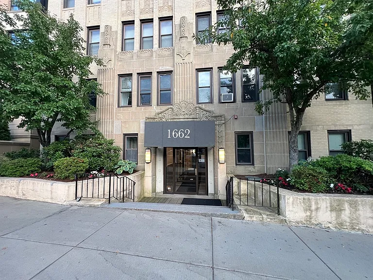 1662 Commonwealth Ave #45 — Photo 2