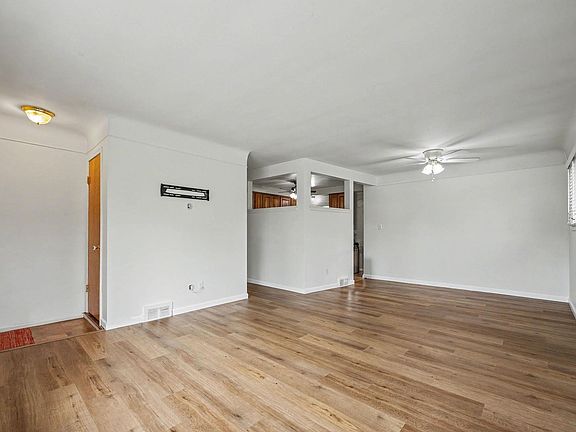4th image of 35515 Golden Dr