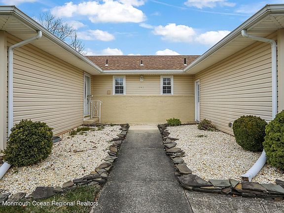 5th image of 141 Port Royal Dr