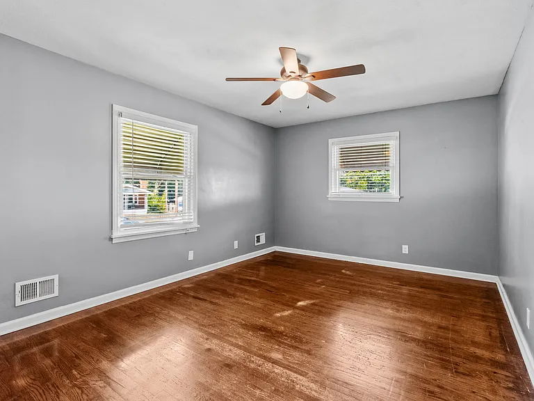4415 Mann Ave — Photo 17
